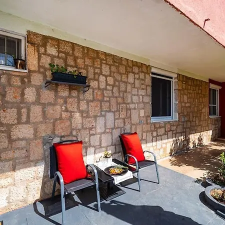 Luxury Modern With Garden Near Old Town Apartment Zadar