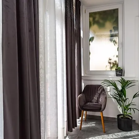 Apartment Luxury Modern With Garden Near Old Town *