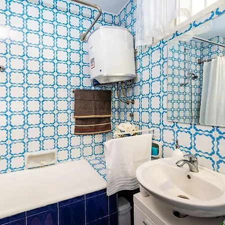 Luxury Modern With Garden Near Old Town Apartment *