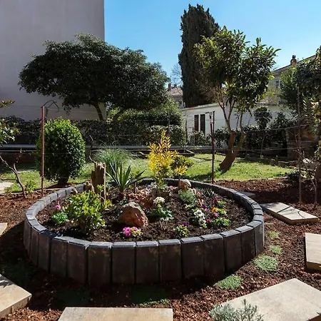 Apartment Luxury Modern With Garden Near Old Town *