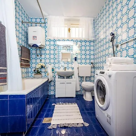 Luxury Modern With Garden Near Old Town Apartment Zadar